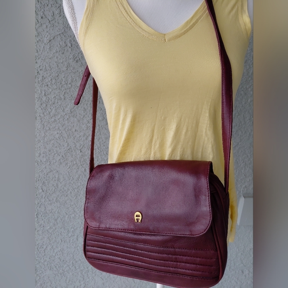 Vintage Etienne Aigner Elegant Burgundy Shoulder Bag - Picture 2 of 9
